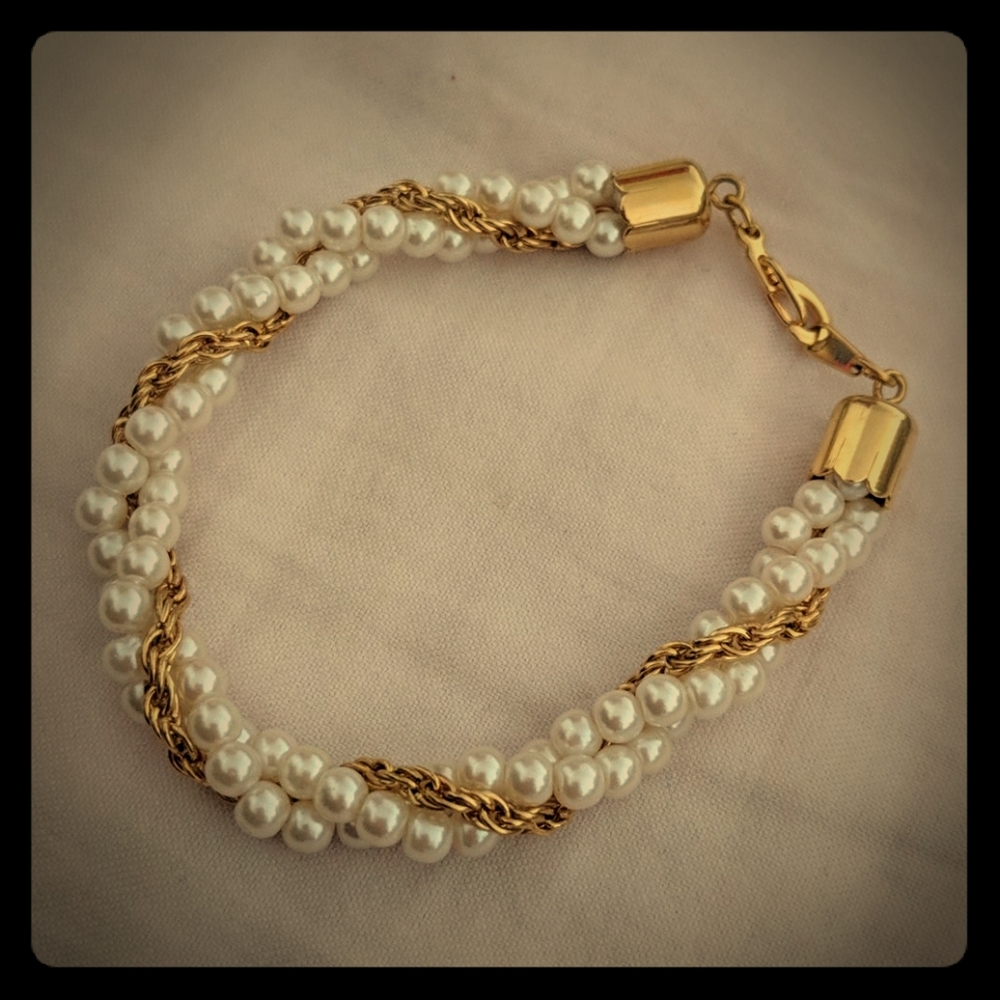 Gold Pearl chain bracelet